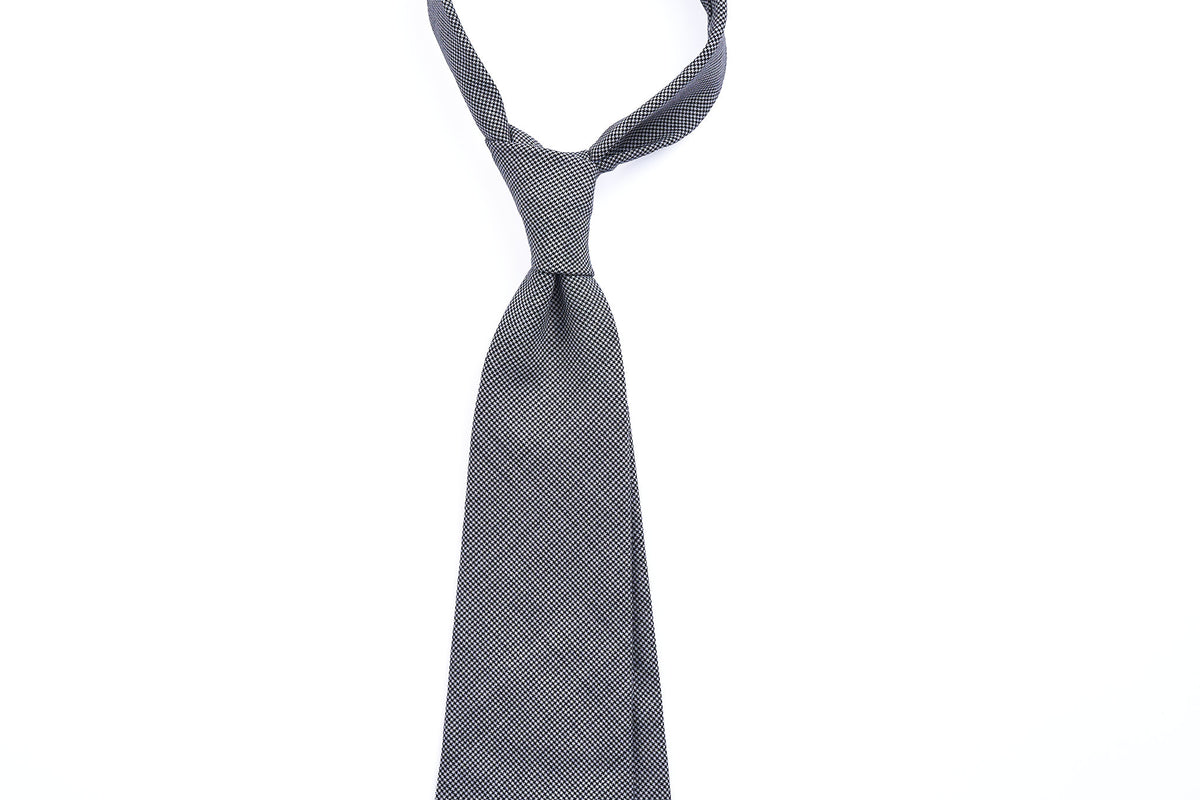 Escorial Black-White Houndstooth