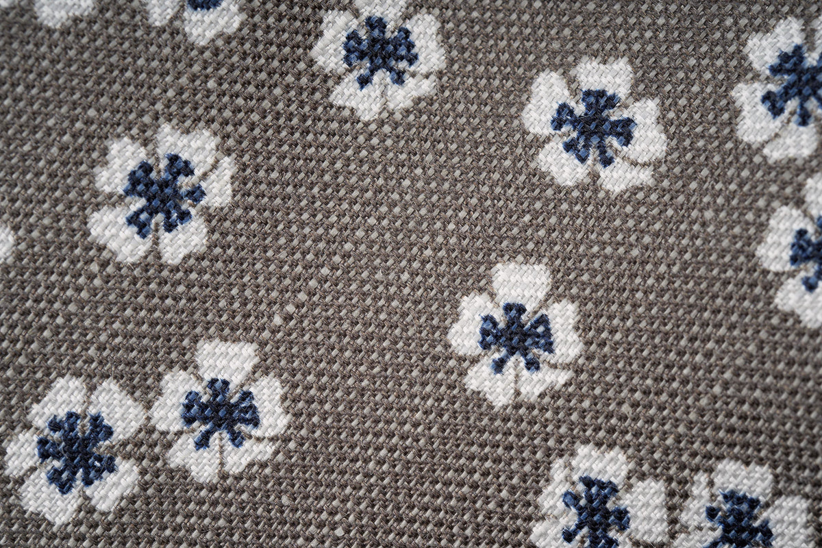 Grey-White Flowers Silk Linen