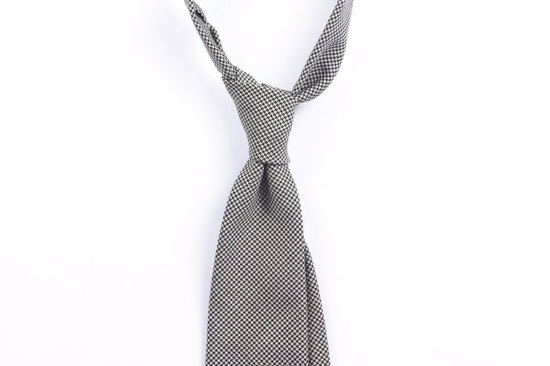 Black-White Houndstooth Wool