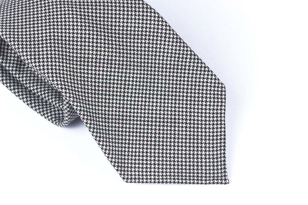 Black-White Houndstooth Wool