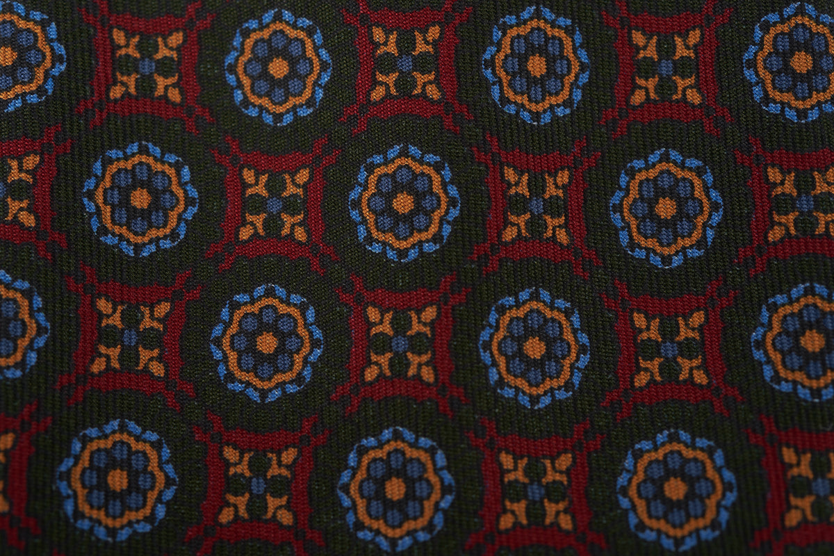 Green-Red Medium Motif Ancient Madder