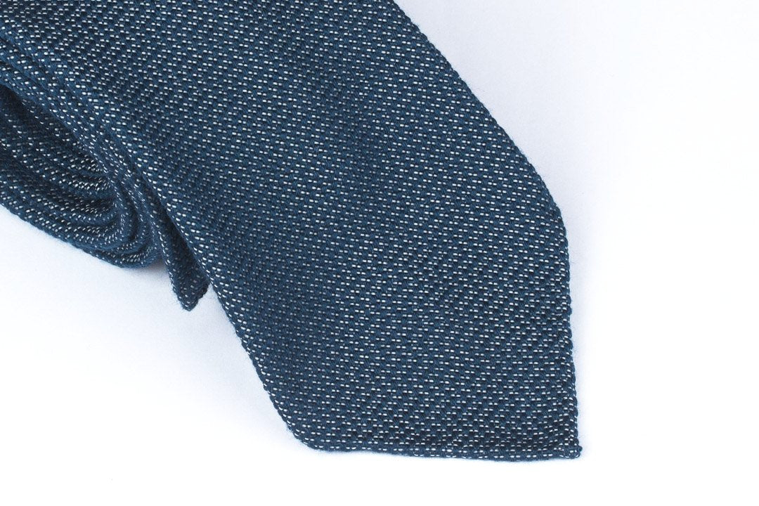 Light Turquoise Sawtooth in Wool Silk