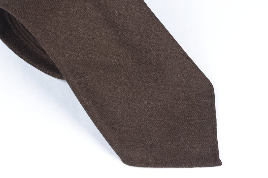 Undyed Escorial Chocolate Herringbone