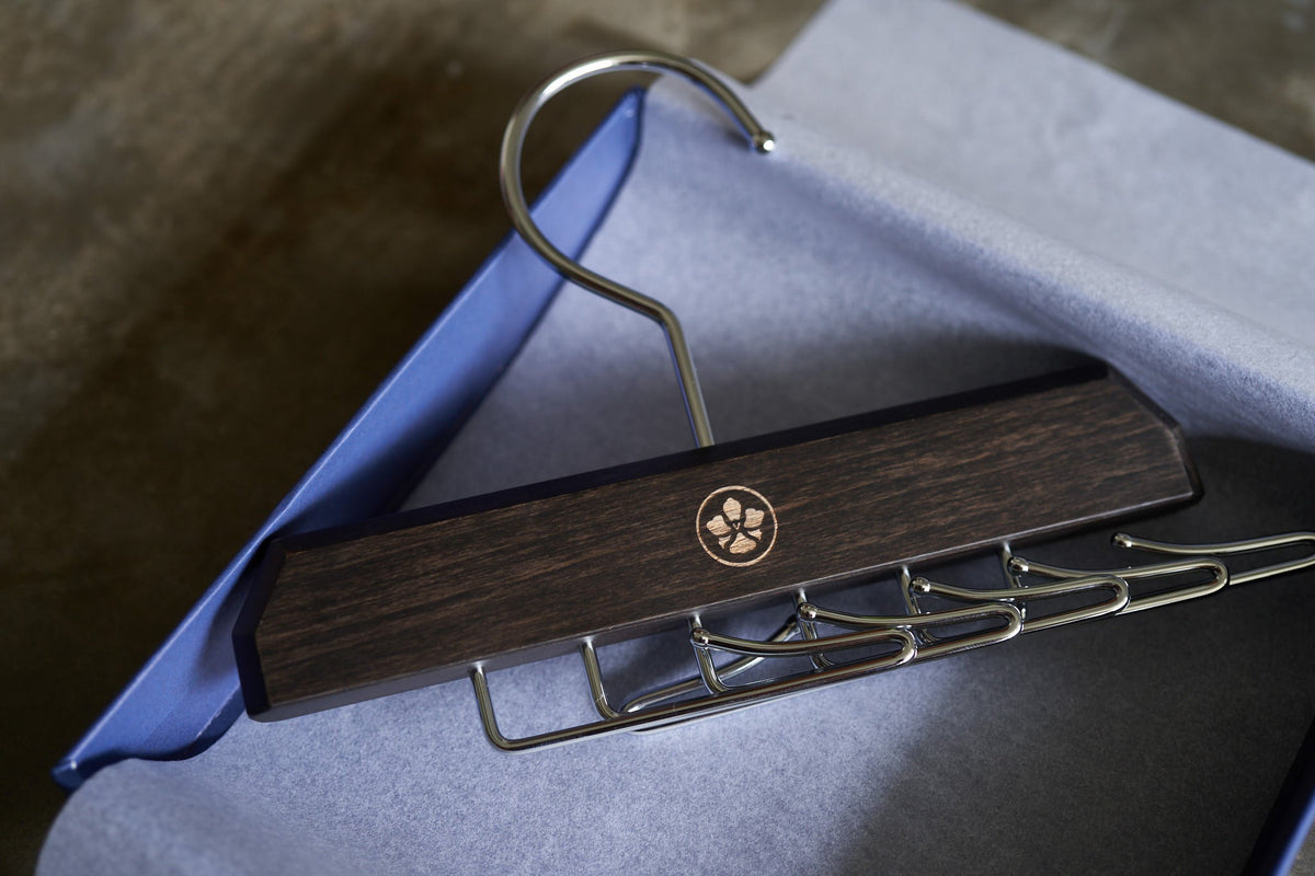 Necktie Hanger in Smoked Brown